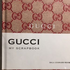 GUCCI STRAP BOOK